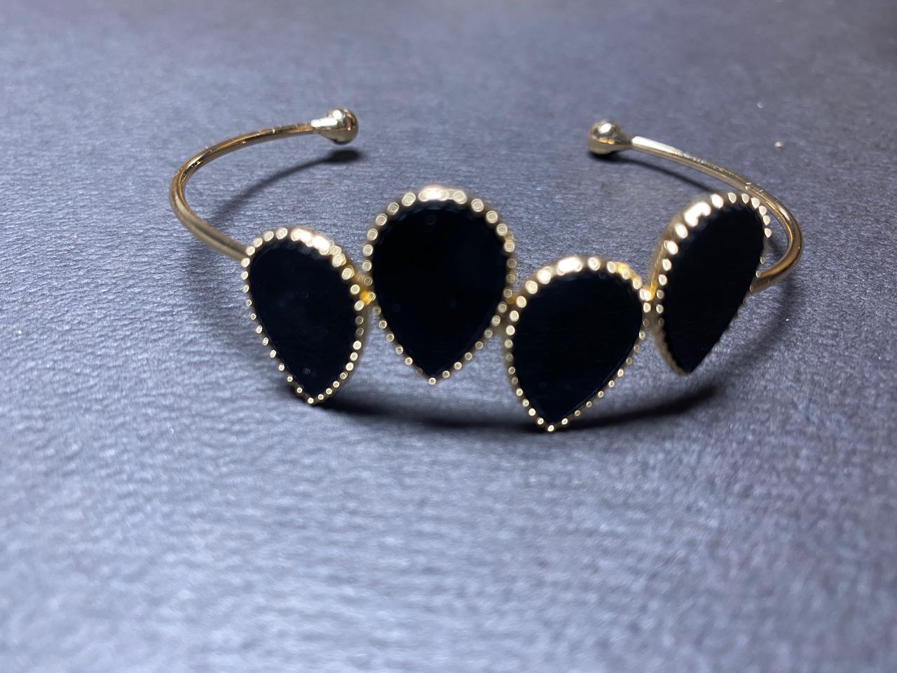 Black Elegance of Hayma | Bracelet